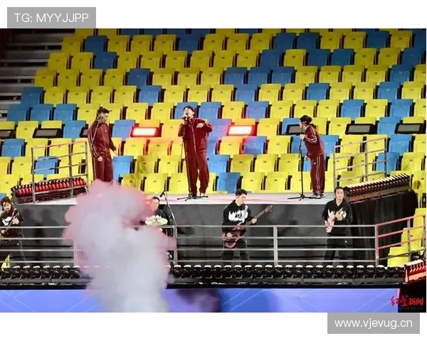 中超联赛新赛季揭幕战激烈上演 强强对决引爆球迷热情 - 副本 (3)